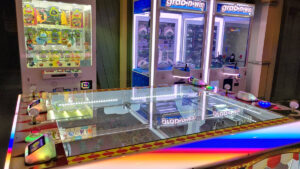 Carowinds Arcade game room - grab n win, mini claw machines