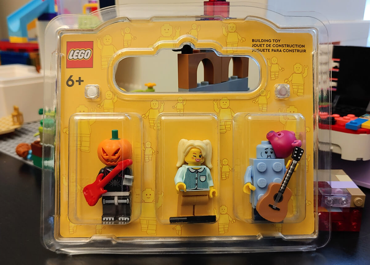 Overhale kindben Alternativt forslag LEGO Store Build a Minifigure Cost | Comic Cons 2023 Dates