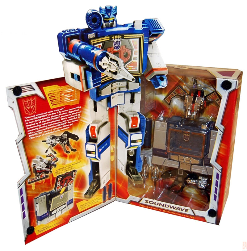 Transformers Classics Soundwave Commemorative reissue open