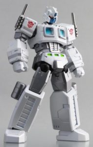 Revoltech Transformers Ultra Magnus 2