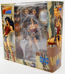 Revoltech Wonder Woman Box